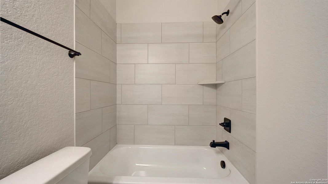 Furnished interior view inside a new home in Ranches At Creekside 55', Boerne (Image 5). Furnished interior view inside a new home in Ranches At Creekside 55', Boerne (Image 5).