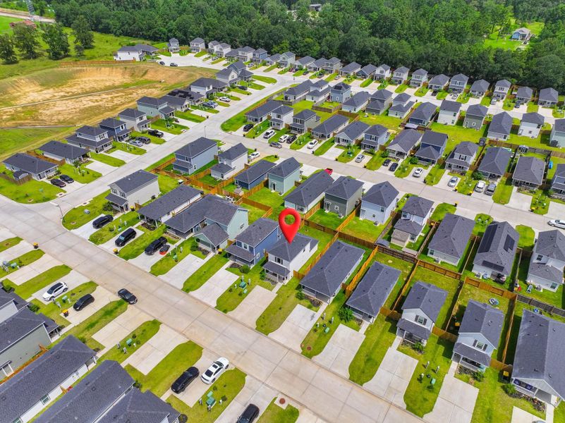 From The Moment You Arrive, You'll Fall In Love With The Inviting Covered Front Porch. From The Moment You Arrive, You'll Fall In Love With The Inviting Covered Front Porch.