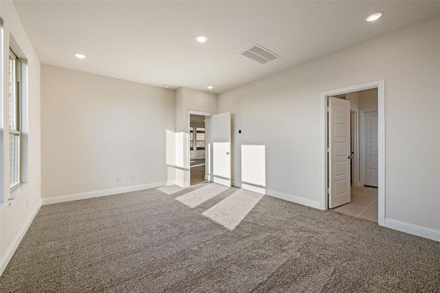 Spacious, unfurnished interior of a new home in Arbors at Legacy Hills, Celina (Image 20).