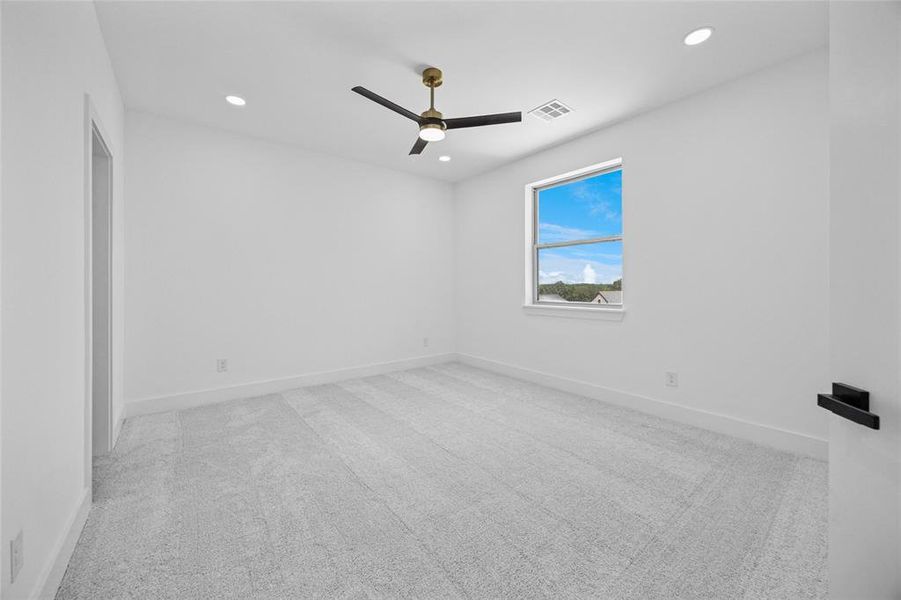 Spacious, unfurnished interior of a new home in , North Richland Hills (Image 34).