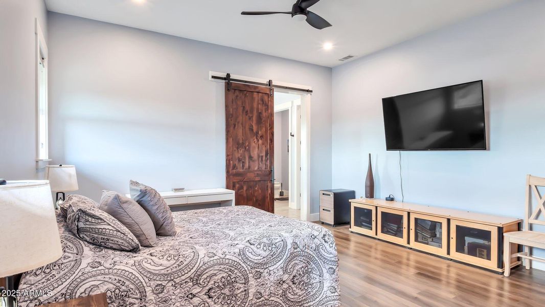 Large Master Bedroom Large Master Bedroom