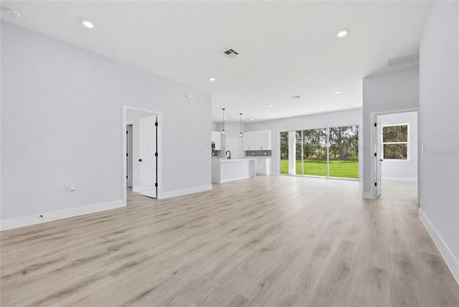 Spacious, unfurnished interior of a new home in , Ocala (Image 32).