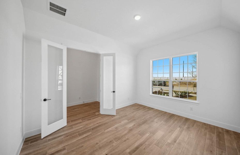 Image 9 of a home in Valencia. Image 9 of a home in Valencia.