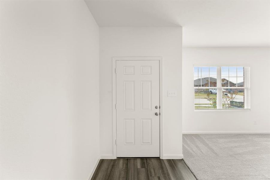 03. 813 Lexington - Entry 03. 813 Lexington - Entry