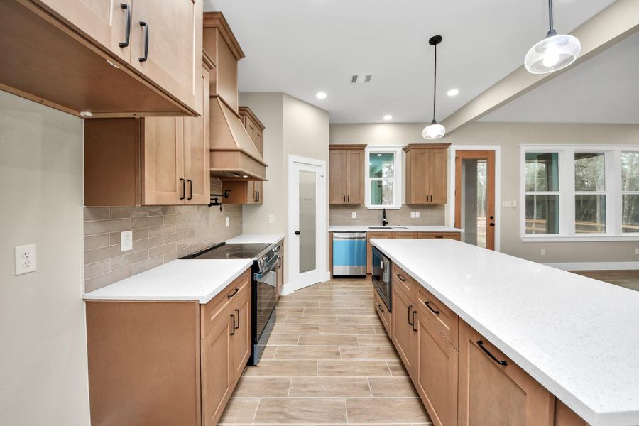 Furnished interior view inside a new home in , Plantersville (Image 8).
