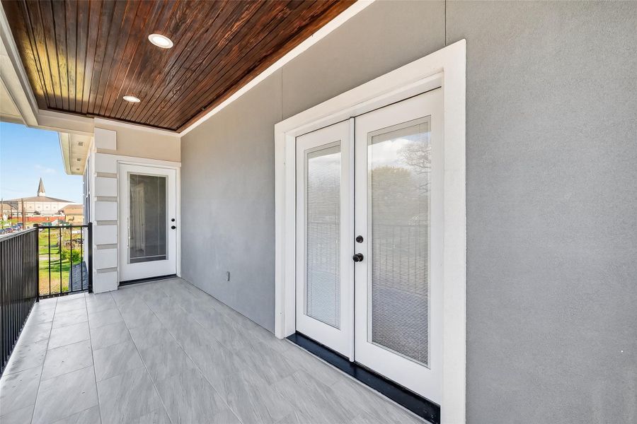 Exterior details and patio area of a home in , Houston (Image 3).