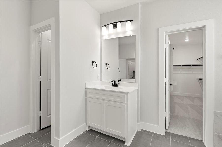 19. 2512 Rolling Hills - Bath (3) 19. 2512 Rolling Hills - Bath (3)