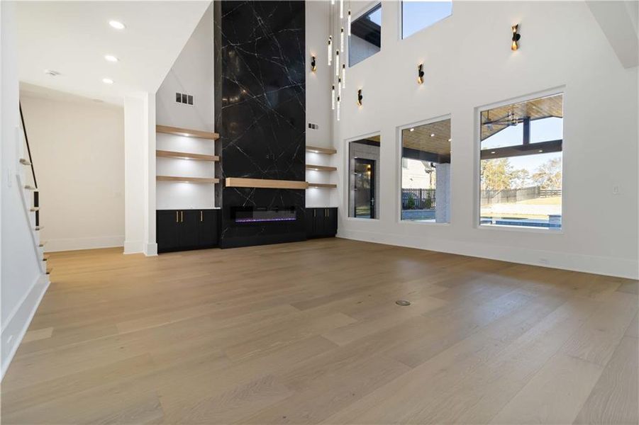 Spacious, unfurnished interior of a new home in , Lawrenceville (Image 39).