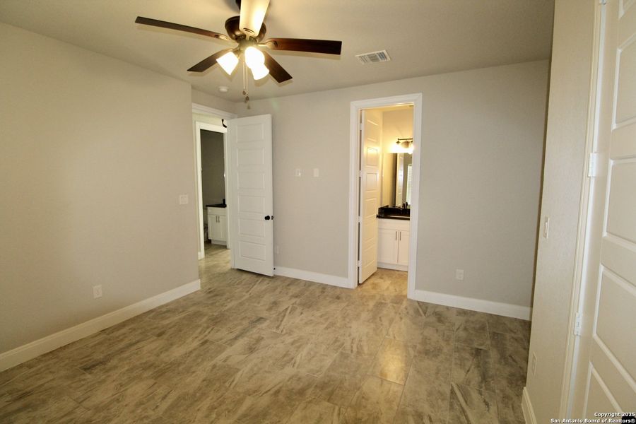 Spacious, unfurnished interior of a new home in , Lytle (Image 38).