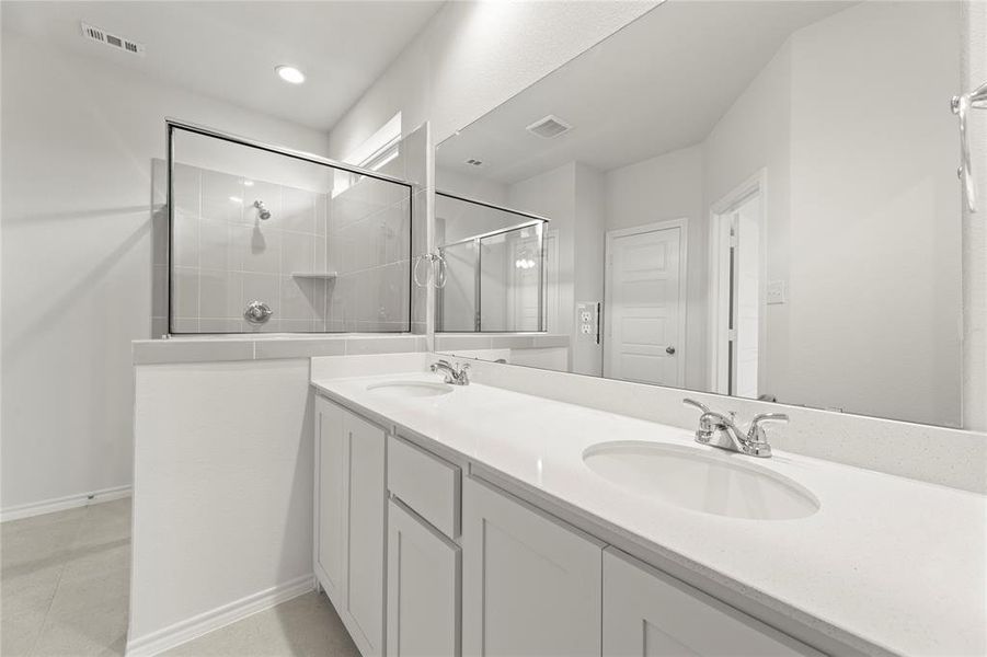 23. 1705 Teton - Bath (4) 23. 1705 Teton - Bath (4)