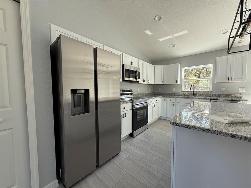 Furnished interior view inside a new home in , Ocklawaha (Image 3).