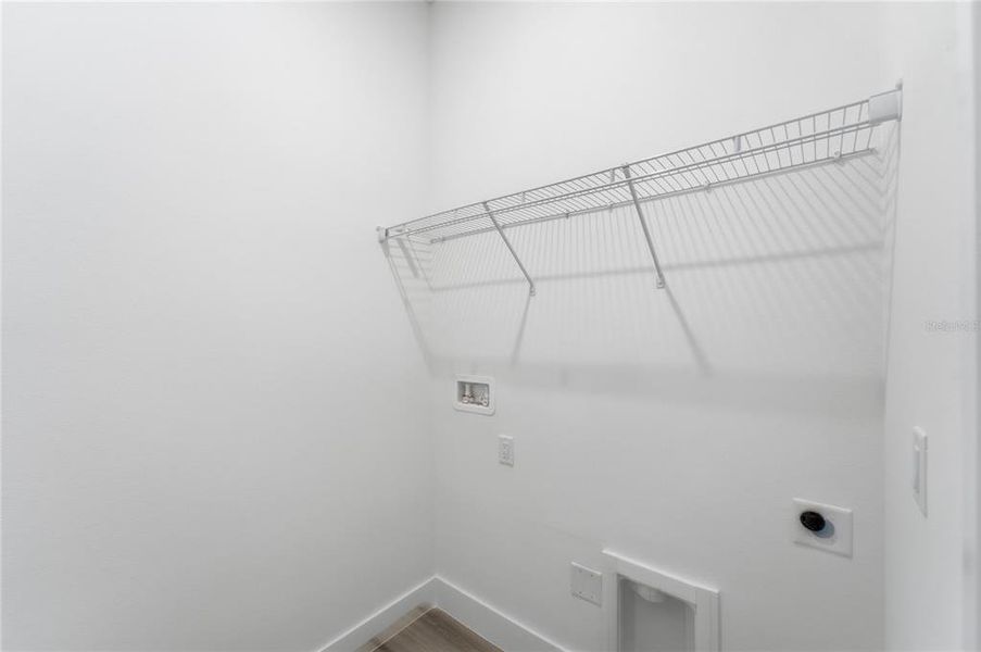 Spacious, unfurnished interior of a new home in , Ocala (Image 27).