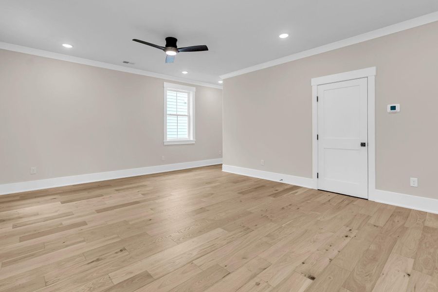 Spacious, unfurnished interior of a new home in , Charleston (Image 20).