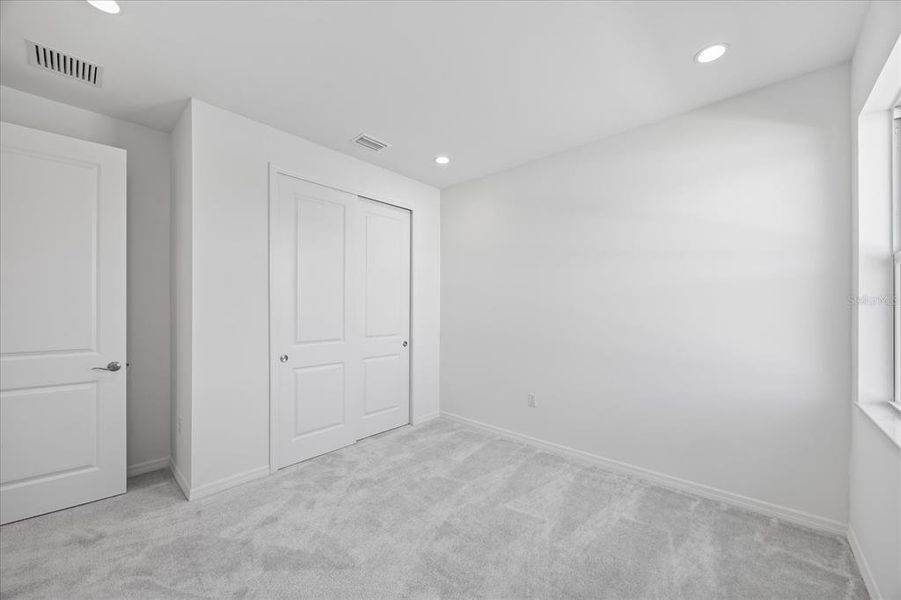 Spacious, unfurnished interior of a new home in , Punta Gorda (Image 17).