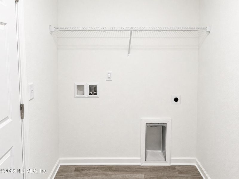 Spacious, unfurnished interior of a new home in , Jacksonville (Image 15).