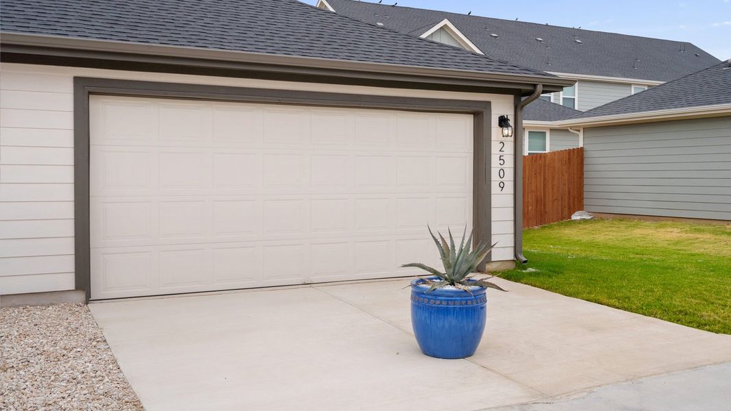 Exterior details and patio area of a home in Avery Centre, Round Rock (Image 29).