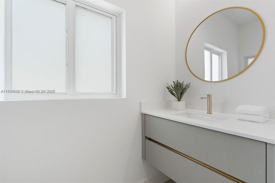 Furnished interior view inside a new home in , Coral Springs (Image 14).