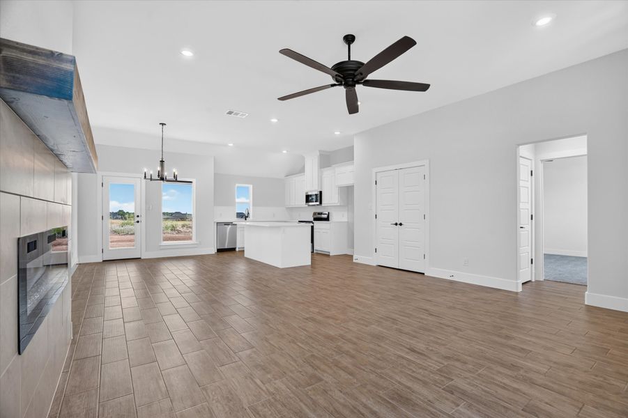 Spacious, unfurnished interior of a new home in Taylor Ranch, Springtown (Image 25).