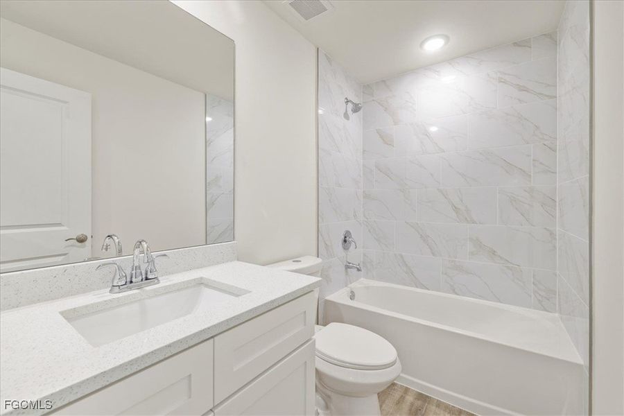 Furnished interior view inside a new home in Cape Coral, Cape Coral (Image 11).