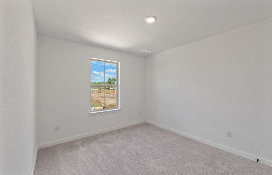 Spacious, unfurnished interior of a new home in Wolf Ranch, Georgetown (Image 37).