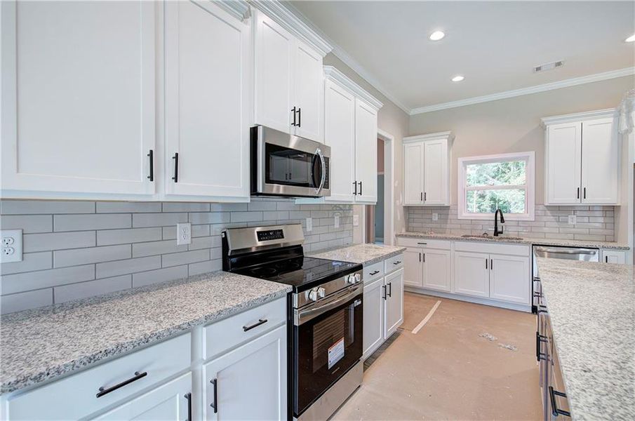 Furnished interior view inside a new home in , Dallas (Image 9).