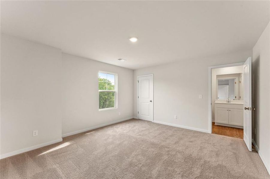 Spacious, unfurnished interior of a new home in The Estates at Gainesville Township, Gainesville (Image 18).