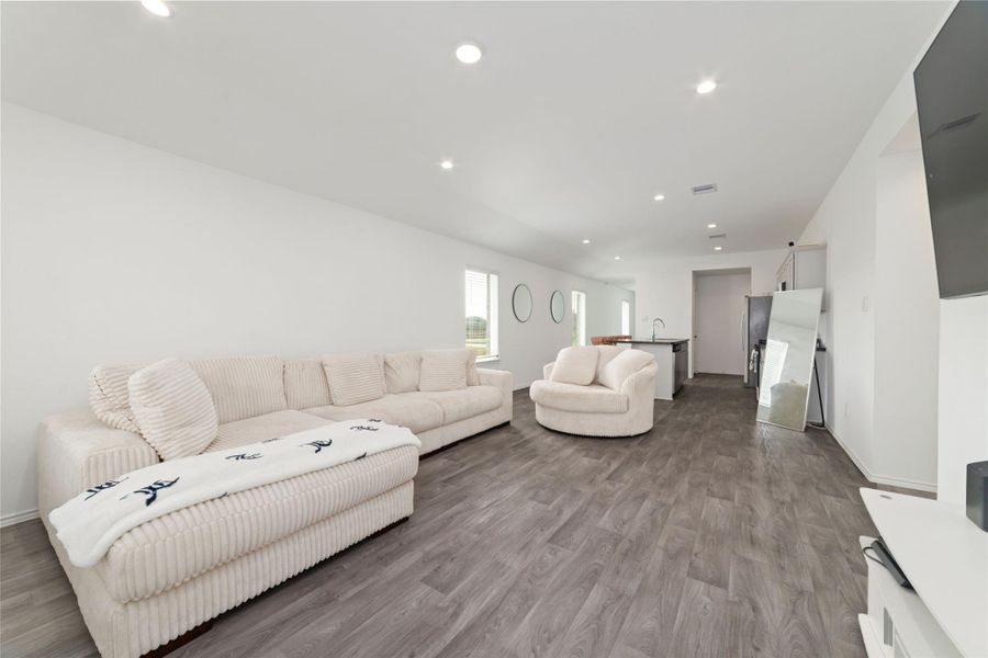 Furnished interior view inside a new home in Breckenridge Forest, Spring (Image 5). Furnished interior view inside a new home in Breckenridge Forest, Spring (Image 5).