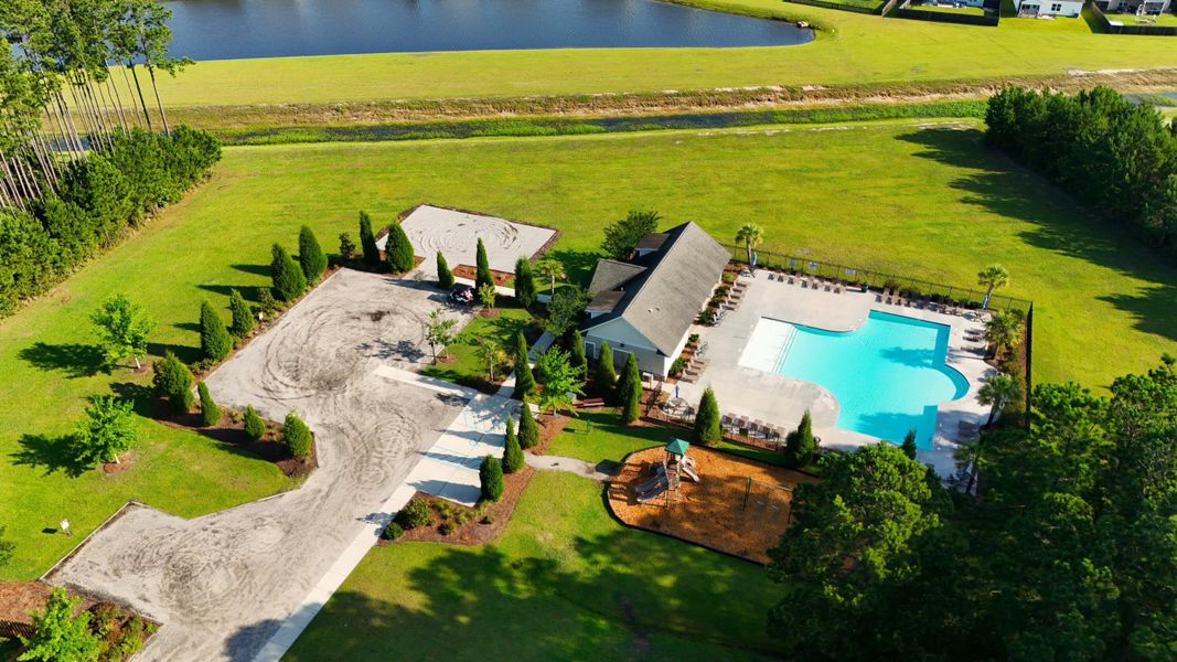 Community amenities in , Summerville (Image 18).