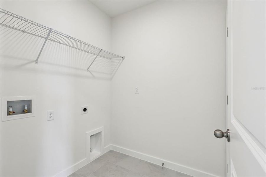 Spacious, unfurnished interior of a new home in Willowbrook North, Winter Haven (Image 22).