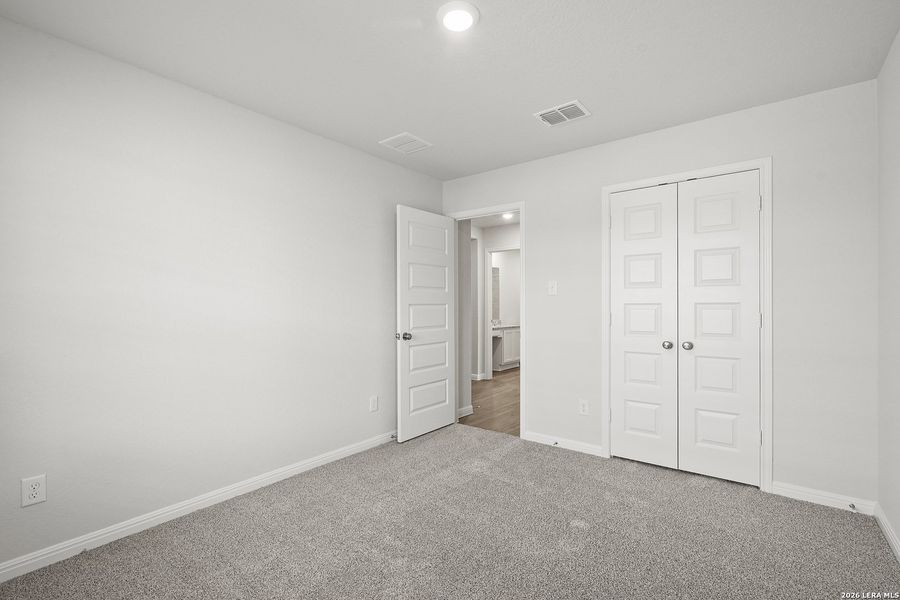 Spacious, unfurnished interior of a new home in Cinco Lakes, San Antonio (Image 18). Spacious, unfurnished interior of a new home in Cinco Lakes, San Antonio (Image 18).