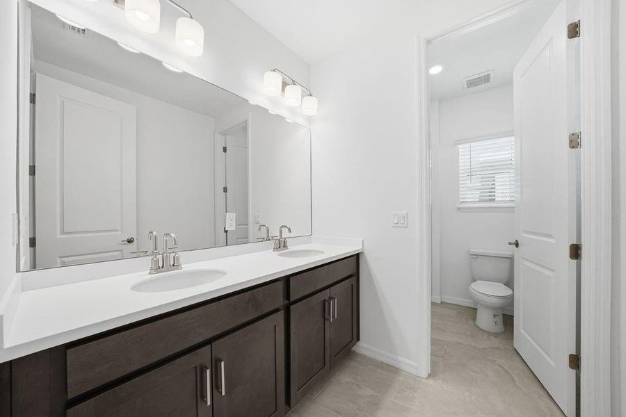 532 SE Ranch Oak Circle ~ Ready Now