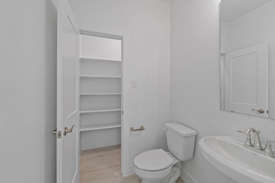 Furnished interior view inside a new home in Emory Glen, Magnolia (Image 13).
