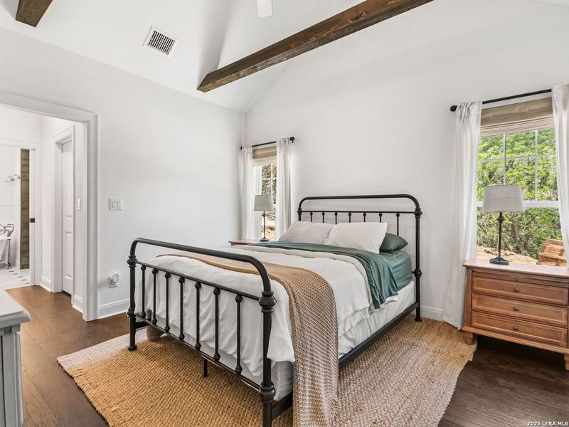 Furnished interior view inside a new home in , Bandera (Image 37).