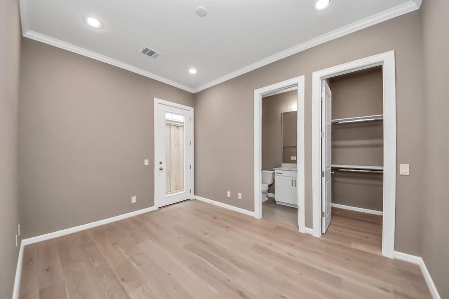 Bedroom with natural light and comfortable layout. Bedroom with natural light and comfortable layout.