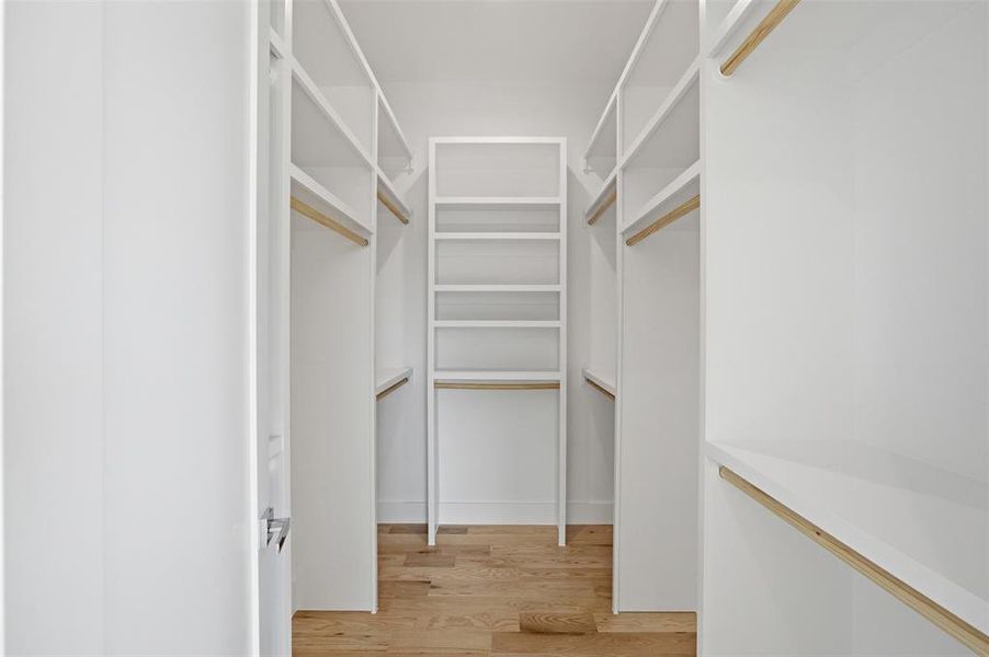 Spacious, unfurnished interior of a new home in , Dallas (Image 28).