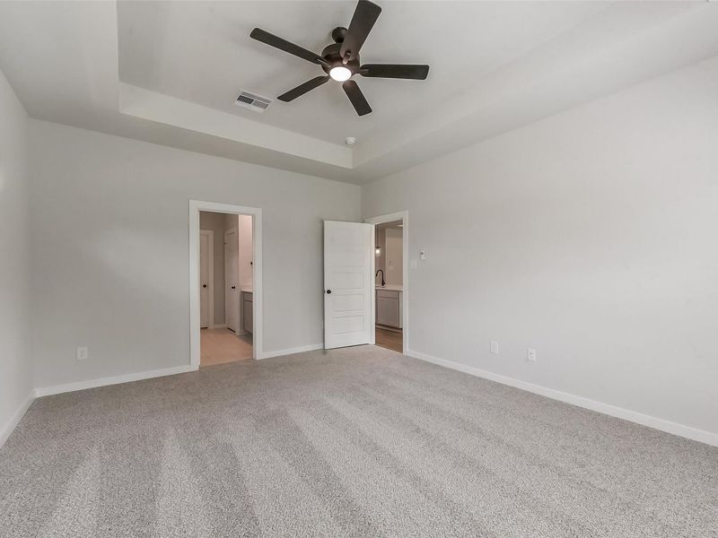 Spacious, unfurnished interior of a new home in Sundance Cove, Crosby (Image 35).