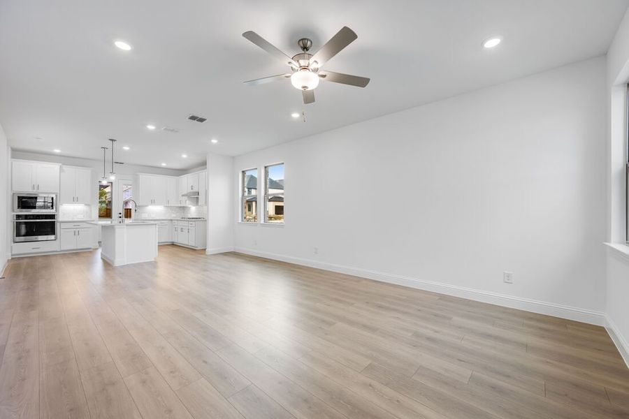 Spacious, unfurnished interior of a new home in Cross Creek Meadows 40s, Celina (Image 13). Spacious, unfurnished interior of a new home in Cross Creek Meadows 40s, Celina (Image 13).
