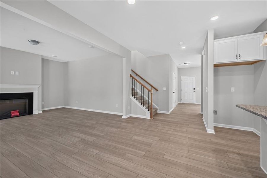 Spacious, unfurnished interior of a new home in Southbend, Rome (Image 44).