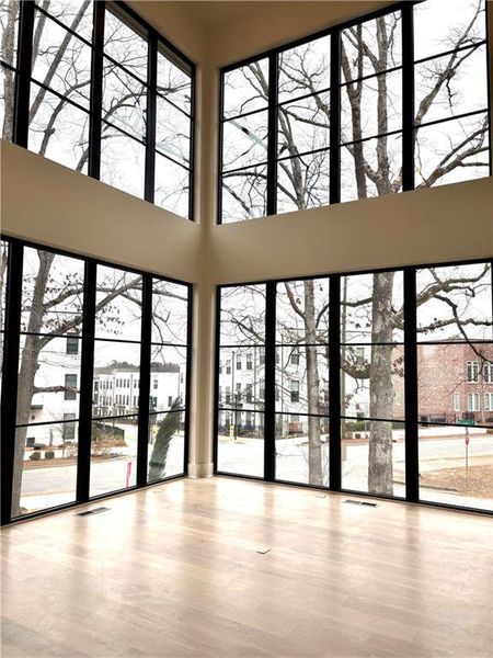 Spacious, unfurnished interior of a new home in , Alpharetta (Image 11).