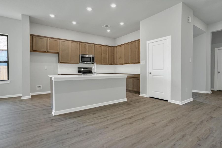 Image 11 of a home in Sunterra 50s. Image 11 of a home in Sunterra 50s.