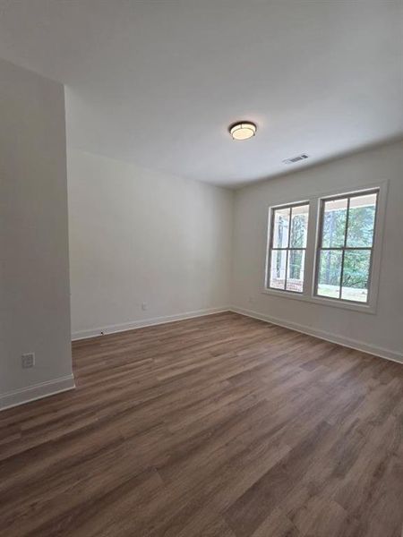 Spacious, unfurnished interior of a new home in , Waleska (Image 14).