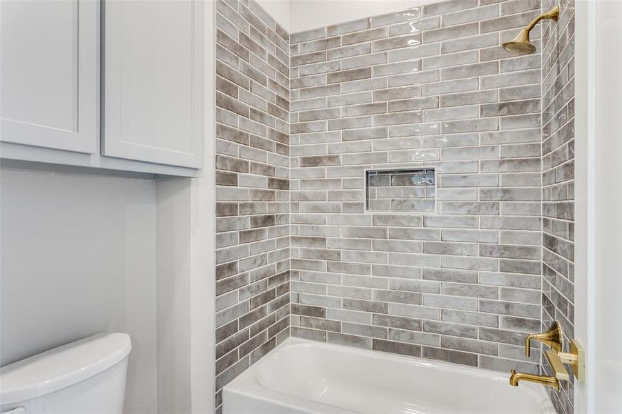 Close-up of interior finishes inside a home in , Weatherford (Image 18).