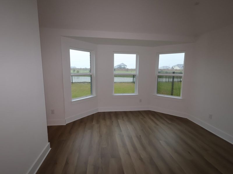Spacious, unfurnished interior of a new home in Lago Mar, Santa Fe (Image 12).