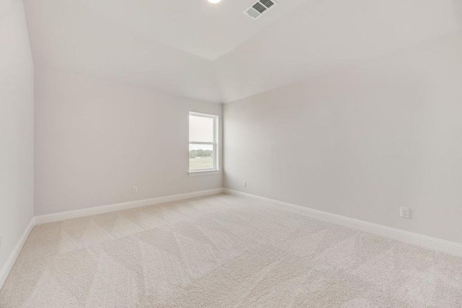 Spacious, unfurnished interior of a new home in Trails at Cottonwood Creek, Rowlett (Image 16).