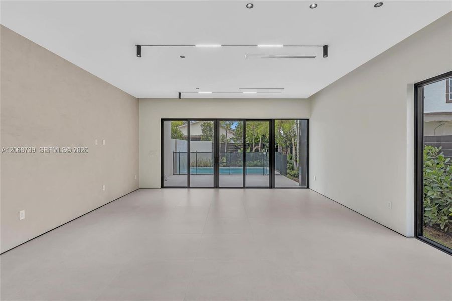 Spacious, unfurnished interior of a new home in , Miami (Image 52).