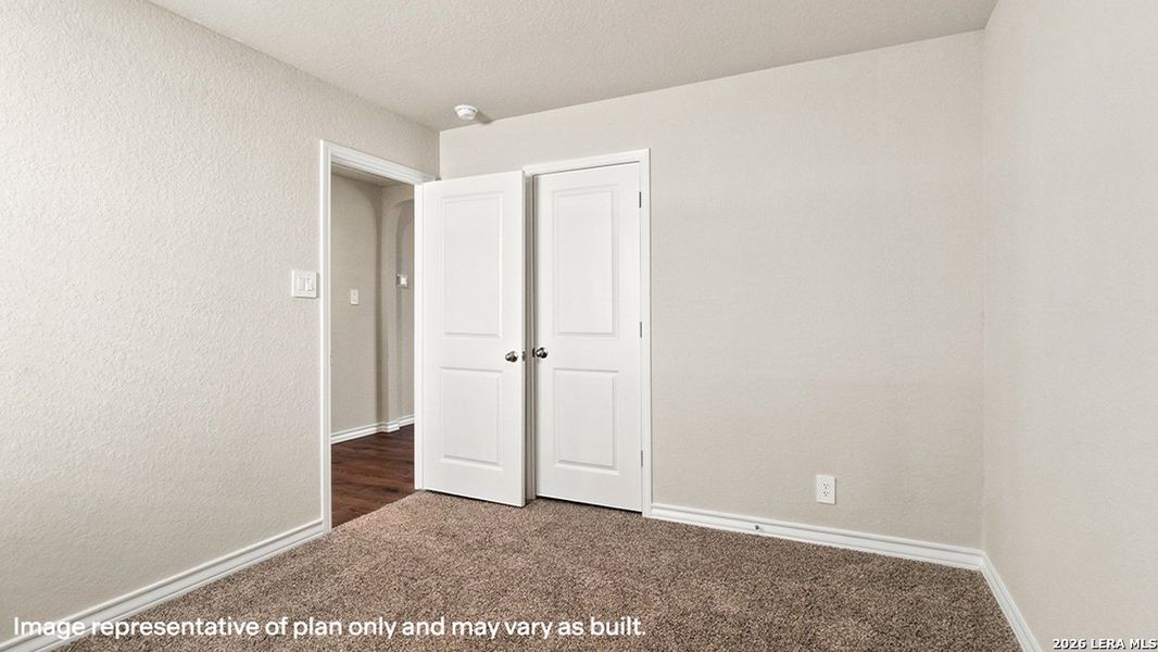 Spacious, unfurnished interior of a new home in Brookstone Creek, San Antonio (Image 25).