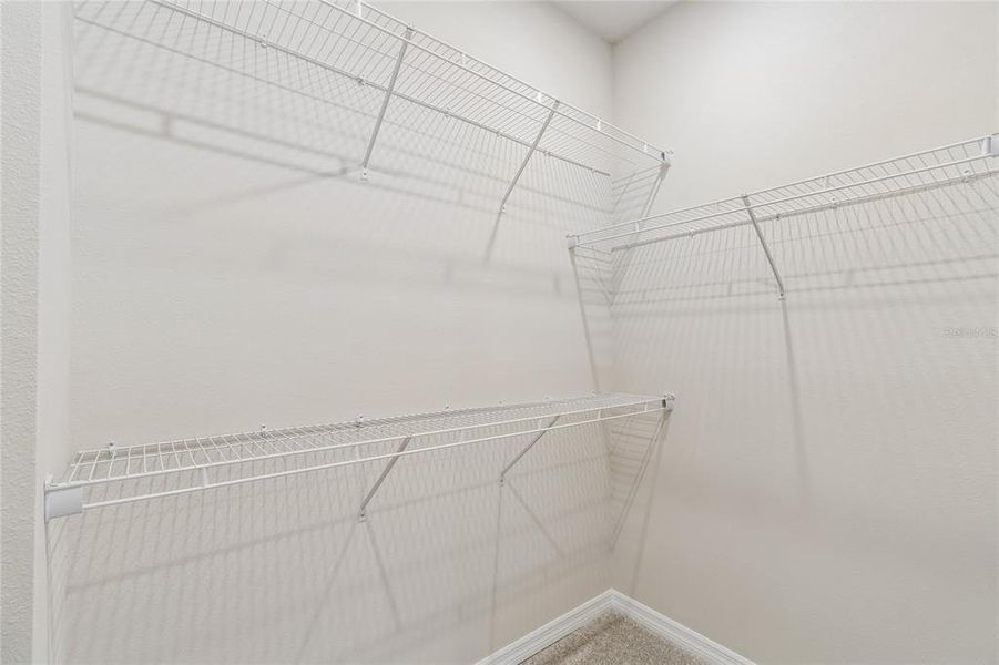 Spacious, unfurnished interior of a new home in , Orlando (Image 24).