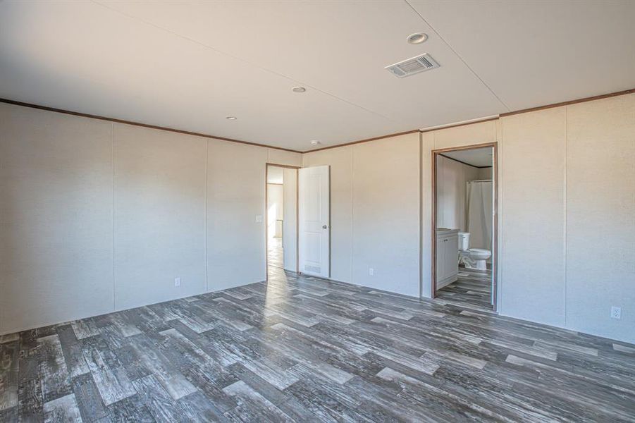 Spacious, unfurnished interior of a new home in , Azle (Image 20).