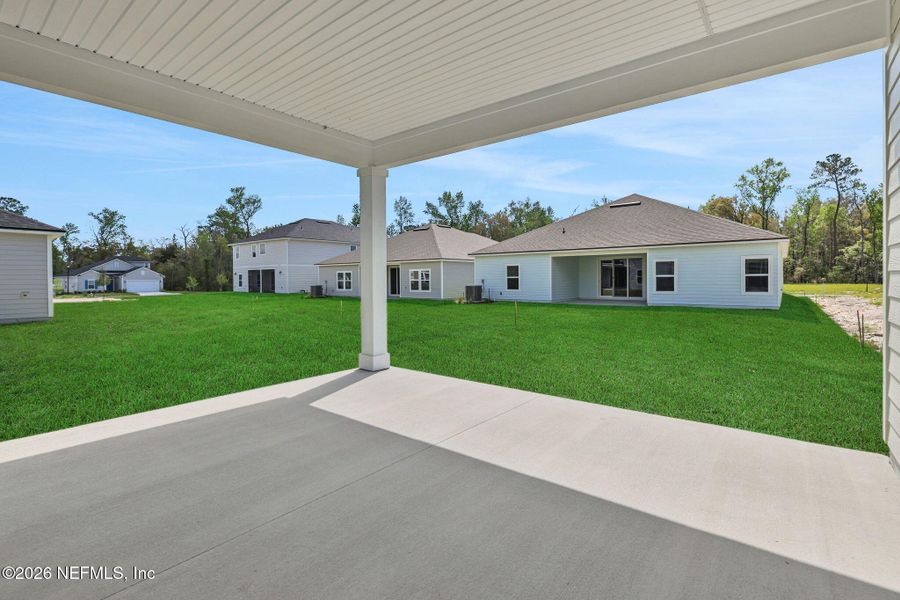 Exterior details and patio area of a home in Jennings Farm, Middleburg (Image 27).