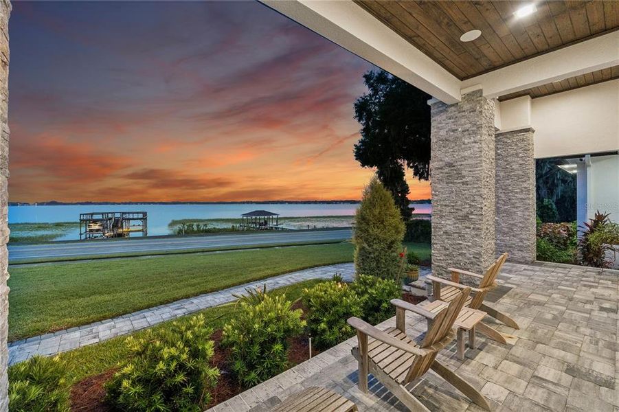 Exterior details and patio area of a home in , Winter Haven (Image 3).